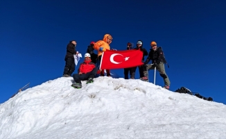 Kayserili dağcılar, 30 Ağustos Zafer Bayramı'nda Ağrı Dağı'na tırmandı