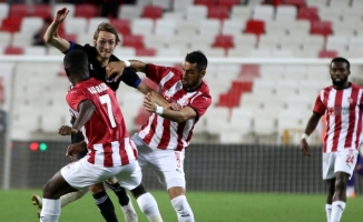 Sivasspor, UEFA Avrupa Konferans Ligi Play-Off turu ilk maçında avantajı kaybetti