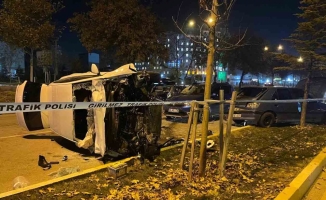 Aksaray'da 6 otomobilin karıştığı zincirleme trafik kazasında 8 kişi yaralandı