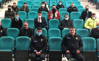 Nallıhan'da polis ve bekçilere halk ilişkiler ile iletişim semineri verildi