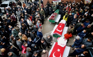 Eskişehir'deki kazada ölen antrenör ile milli sporcu kızının cenazeleri defnedildi