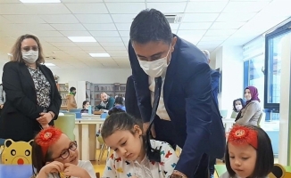 Kırıkkale Valisi Tekbıyıkoğlu ve Belediye Başkanı Saygılı, İl Halk Kütüphanesini ziyaret etti