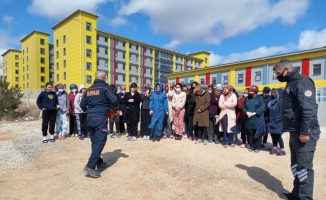 Kırşehir'de AFAD'dan afet farkındalığı ve depremde tahliye eğitimi