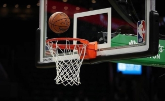 NBA'de Celtics'i Raptors durdurdu