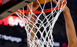 NBA'de Hawks ve Pelicans play-off'lara yükseldi