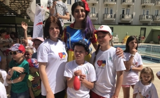 Ukraynalı yetimler, Türkiye'de çocuk bayramı sevincine ortak oldu