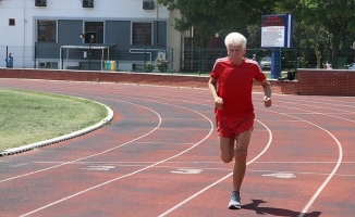60 yaşından sonra atletizme başlayıp 7 yılda 15 birincilik kazandı