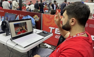 Azerbaycanlı öğrencilerin işaret dilini yazıya çeviren yazılımı TEKNOFEST'te yarışıyor
