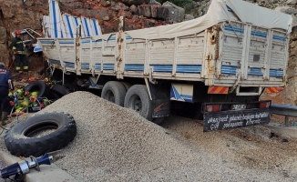Konya'da kayalıklara çarpan kamyonun sürücüsü öldü