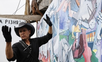 Meksikalı ressam, tablolarıyla Ukrayna'da yaşananları dünyaya göstermeyi amaçlıyor