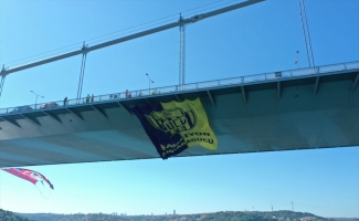 MKE Ankaragücü bayrakları, İstanbul'daki boğaz köprülerine asıldı