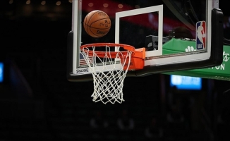 NBA'de Heat ve Suns konferans yarı final serilerine galibiyetle devam etti
