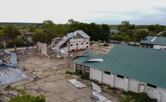 Rus saldırılarında buğday deposunun bombalandığı Ukrayna'nın Kopiliv köyü yardım bekliyor