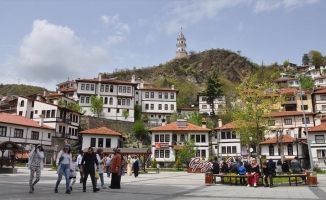 Tarihi Osmanlı kasabası Göynük'te bayram yoğunluğu yaşanıyor
