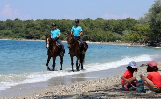 Dilek Yarımadası Milli Parkı'nda güvenliği atlı jandarma ekipleri sağlıyor