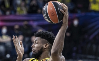 Fenerbahçe Beko'da ABD'li basketbolcu Jehyve Floyd ile yollar ayrıldı