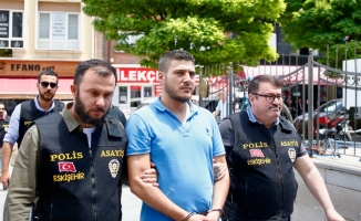 GÜNCELLEME- Eskişehir'de darbedilerek üçüncü kattan atıldığı iddia edilen genç öldü