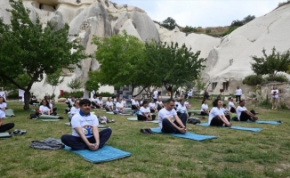 Hindistan'ın Ankara Büyükelçiliği, Kapadokya'da yoga etkinliği düzenledi