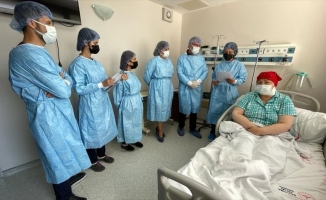 Kırgız hasta Türkiye'de kendi kök hücresinden yapılan nakille sağlığına kavuştu