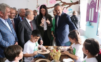 Milli Eğitim Bakanı Özer, ilk 'Köy Yaşam Merkezi'ni Samsun'da açtı