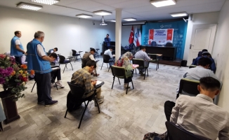 Türkiye'de okumak isteyen İranlı öğrenciler Tahran'da sınav heyecanı yaşadı