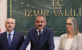Bakan Özer, İzmir için 122 yeni okul yatırımını programa aldıklarını bildirdi
