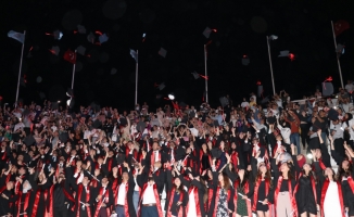 Erciyes Üniversitesi İktisadi ve İdari Bilimler Fakültesinde mezuniyet sevinci yaşandı