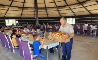 Ulaş'ta yaz Kur'an kursu öğrencileri kahvaltıda bir araya geldi