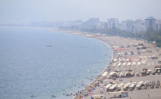 Antalya'da yüksek nem bunalttı