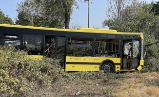 Bursa'da şarampole devrilen belediye otobüsündeki 21 kişi yaralandı