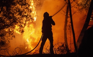 Çin'in Çonçing şehri aşırı sıcakların yol açtığı orman yangınlarıyla mücadele ediyor
