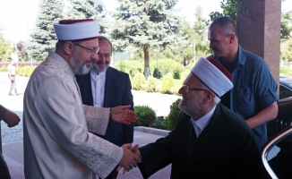 Diyanet İşleri Başkanı Erbaş, Mescid-i Aksa İmam Hatibi İkrime Sabri ile görüştü