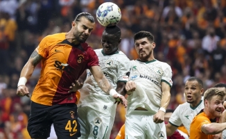 Galatasaray konuk ettiği Giresunspor'a 1-0 yenildi