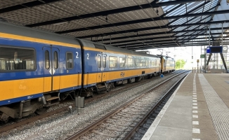 Hollanda'da demir yolu çalışanlarının yaptığı grev hayatı olumsuz etkiliyor