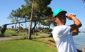 Türkiye'nin 18 yaşındaki profesyonel golfçüsü Yılmaz Batan Avrupa şampiyonluğunu hedefliyor