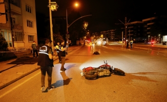 GÜNCELLEME - Eskişehir'de iki motosikletin çarpışması sonucu 1 kişi öldü, 2 kişi yaralandı