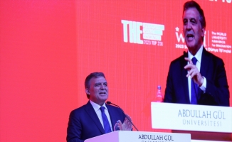 11. Cumhurbaşkanı Gül, Abdullah Gül Üniversitesinin mezuniyet törenine katıldı