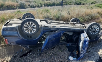 Kırıkkale'de şarampole devrilen otomobildeki 5 kişi yaralandı