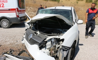 Çankırı'da üç otomobilin karıştığı trafik kazasında 7 kişi yaralandı