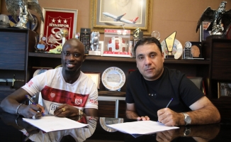 Sivasspor, Gambiyalı sol kanat oyuncusu Modou Barrow'u transfer etti