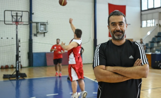 AK Parti Ankara İl Başkanı Özcan'dan Down Sendromlu Basketbol Milli Takımı'na ziyaret