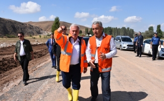 Aksaray Valisi Mehmet Ali Kumbuzoğlu, selin yaşandığı bölgede incelemelerde bulundu: