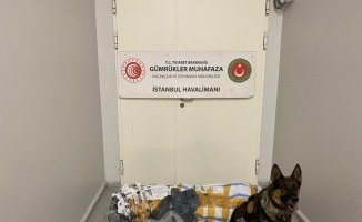 İstanbul Havalimanı'nda halıya emdirilmiş 17 kilogram uyuşturucu ele geçirildi