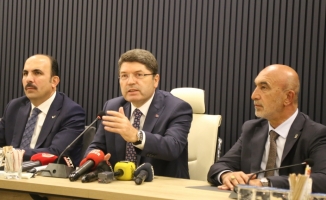 Adalet Bakanı Yılmaz Tunç, AK Parti Konya İl Başkanlığını ziyaret etti: