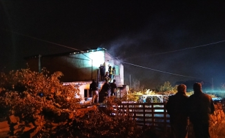 Kayseri'de yangın çıkan müstakil ev kullanılamaz hale geldi
