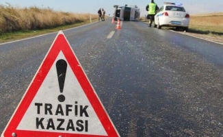 Ankara Gölbaşı'nda kafa kafaya çarpışan otomobillerde 2 kişi hayatını kaybetti