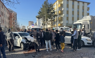 Kayseri'deki trafik kazasında 3 kişi yaralandı