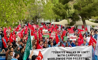 -	AK Parti Gençlik Kolları Başkanlığı Üniversiteler Teşkilatı ÜNİAK’tan Filistin’e destek yürüyüşü!